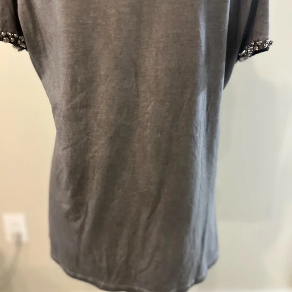 Stylish Gray Cold Shoulder Embellished Sleeve Top Size Large - Picture 7 of 12